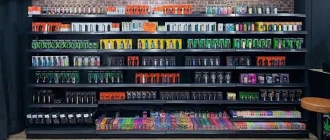 Franchise Cigaverte : de la promotion interne à la reconversion, deux parcours inspirants