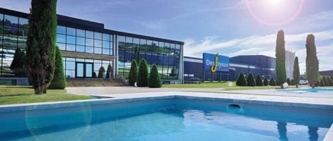 Piscines Desjoyaux : 60 ans d’innovation au service d’un modèle franchisé plus performant
