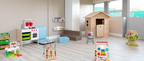 La Cabane d&rsquo;Achille &amp; Camille : un couple de franchisés réunionnais ouvre sa deuxième micro-crèche