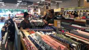 Magasin Mondial Tissus Chartres - Barjouville intérieur