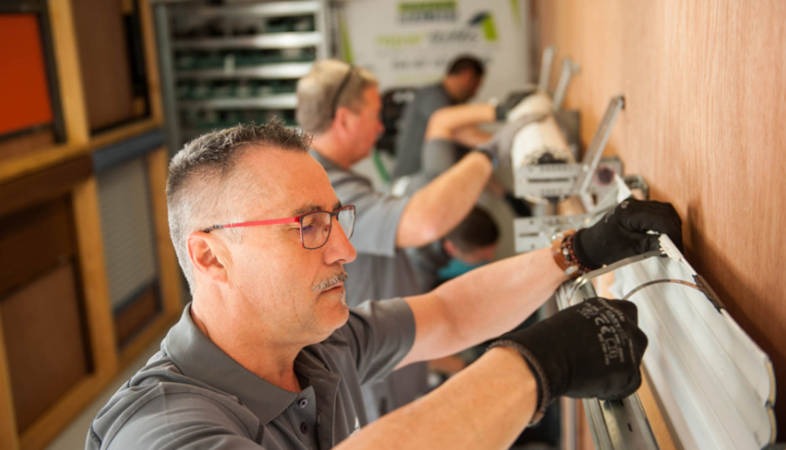 Changer de vie, se réorienter avec le réseau de franchise Repar'stores
